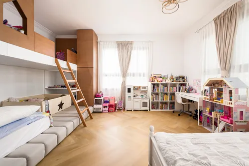 5 Bedrooms Villa in Western Residence North