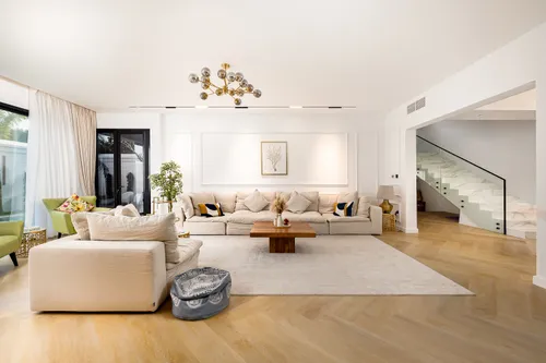 5 Bedrooms Villa in Western Residence North