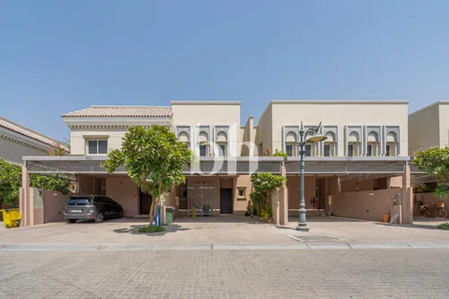 2 Bed Upgraded Townhouse | Vacant | Single Row