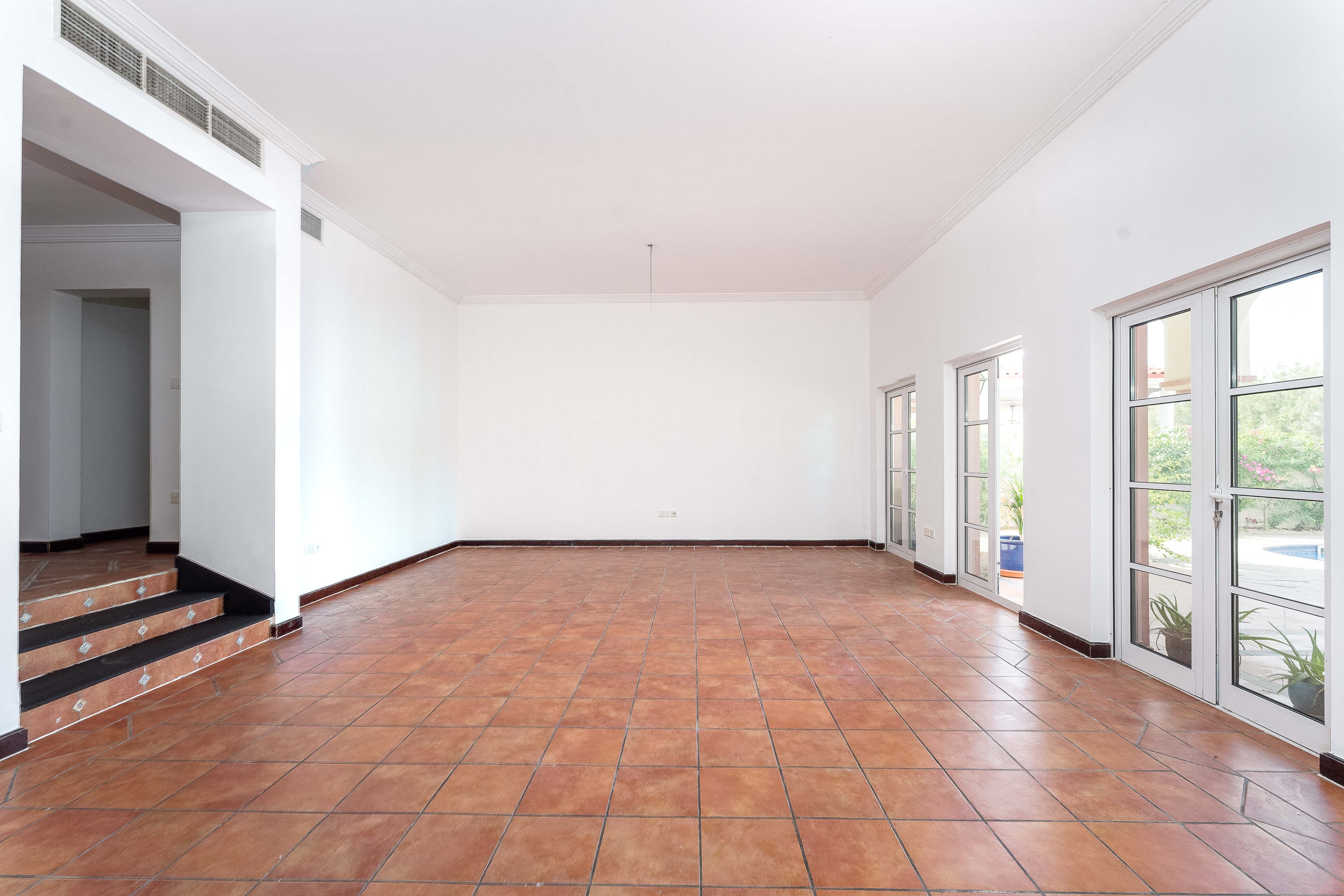 4 Bedrooms Villa in Ponderosa