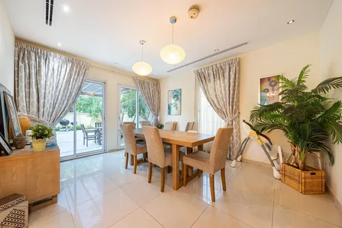 5 Bedrooms Villa in District 2C