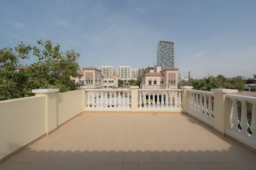 3 Bedrooms Villa in District 1C