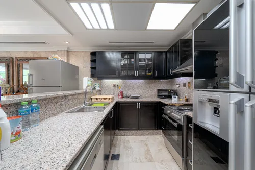 3 Bedrooms Villa in District 1C