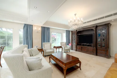 3 Bedrooms Villa in District 1C