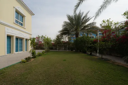 3 Bedrooms Villa in District 1C