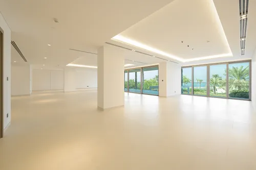 3 Bedrooms Apartment in Mansion 4