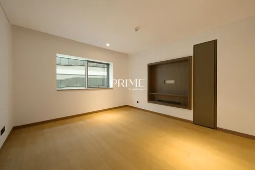 3 Bedrooms Apartment in Mansion 1