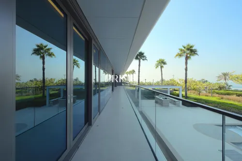 3 Bedrooms Apartment in Mansion 1