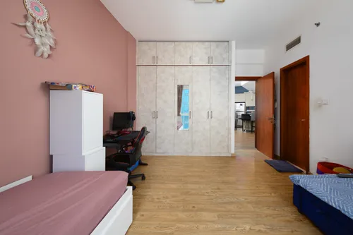 2 Bedrooms Apartment in The Crescent Tower C