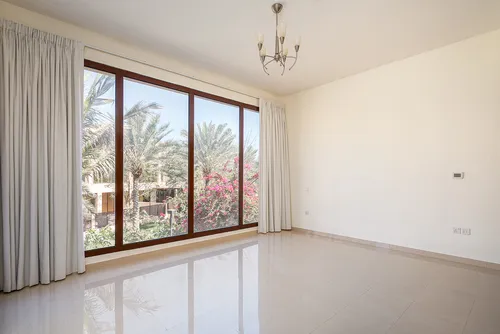 4 Bedrooms Townhouse in Jumeirah Islands Townhouses
