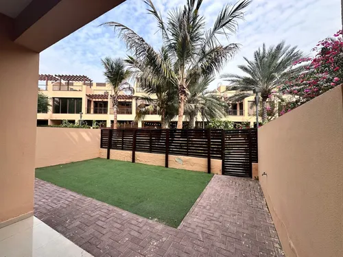 4 Bedrooms Townhouse in Jumeirah Islands Townhouses