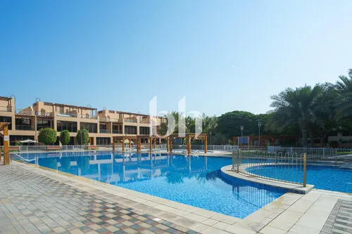 4 Bedroom Townhouse | Next to pool | Tenanted