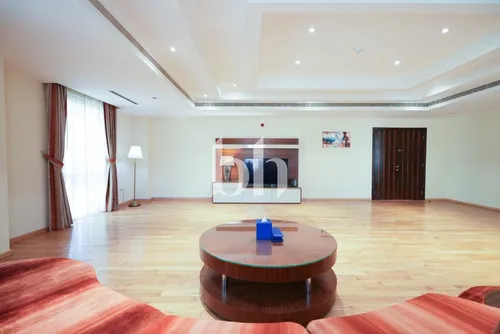 Top Floor Penthouse |Sea View | Pvt Pool| Maids