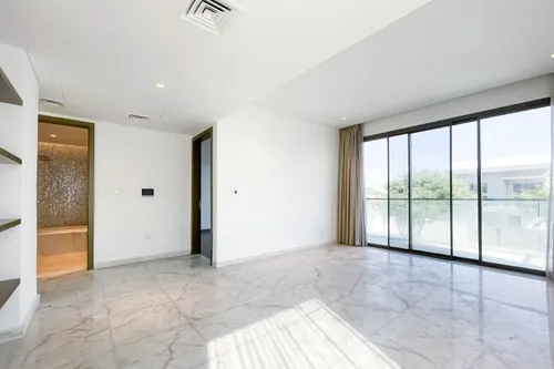 4 Bedrooms Villa in Redwoods