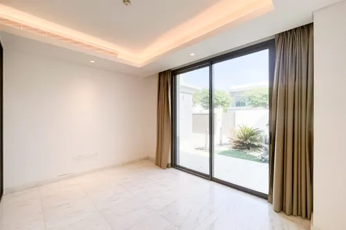 4 Bedrooms Villa in Redwoods