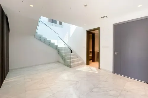 4 Bedrooms Villa in Redwoods