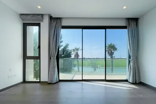 4 Bedrooms Villa in Redwoods