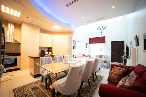 5 Bedrooms Townhouse in Les Maisonettes