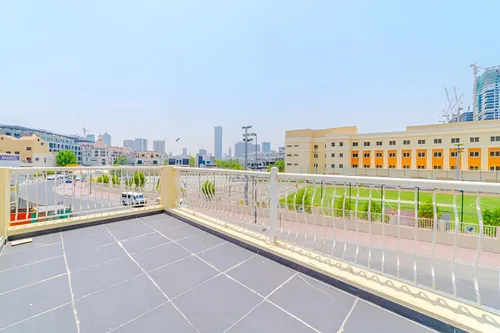 5 Bedrooms Townhouse in Les Maisonettes