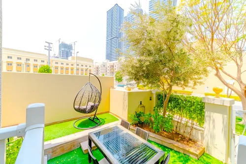 5 Bedrooms Townhouse in Les Maisonettes