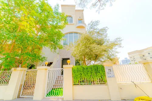 5 Bedrooms Townhouse in Les Maisonettes