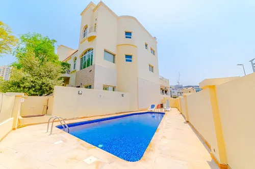 5 Bedrooms Townhouse in Les Maisonettes