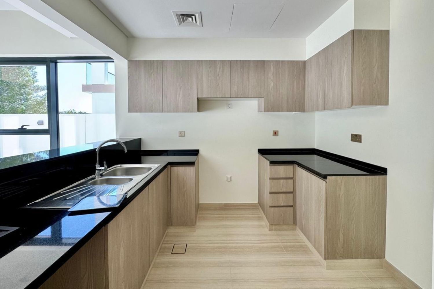 4 Bedrooms Townhouse in Park Residences 4