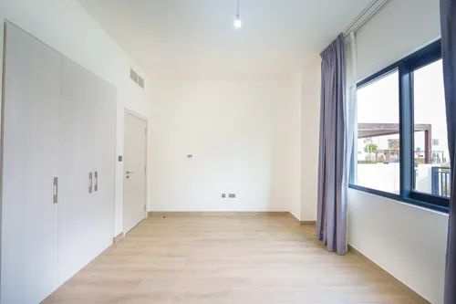 5 Bedrooms Villa in Noya Luma