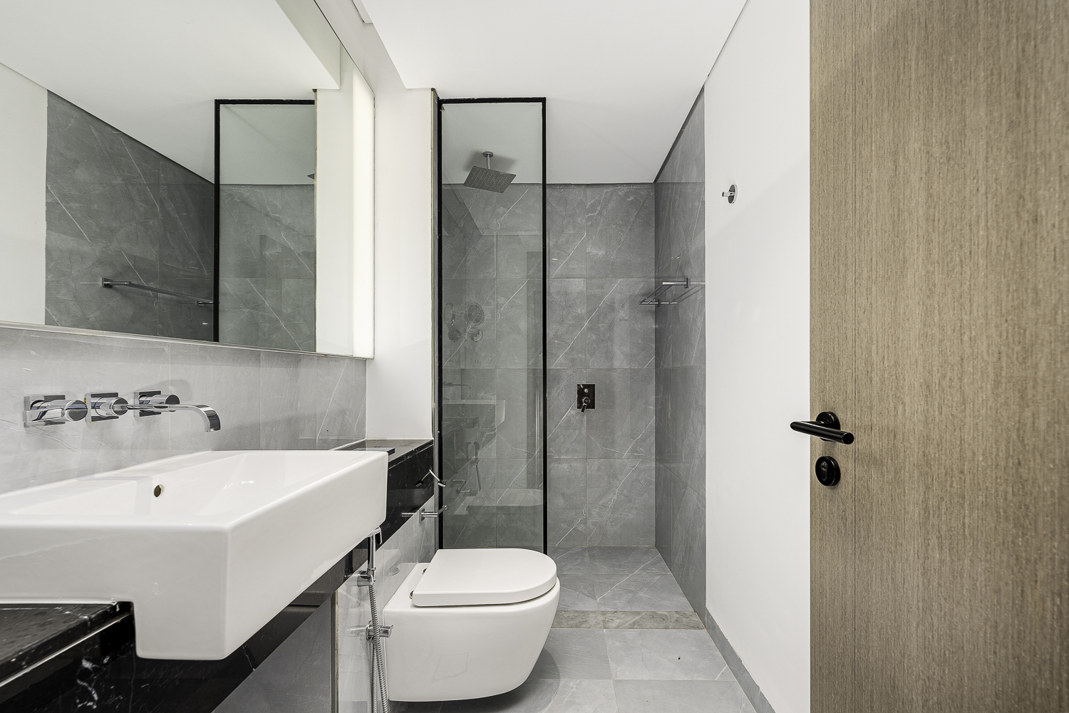 3 Bedrooms Apartment in Lavender Garden Suites