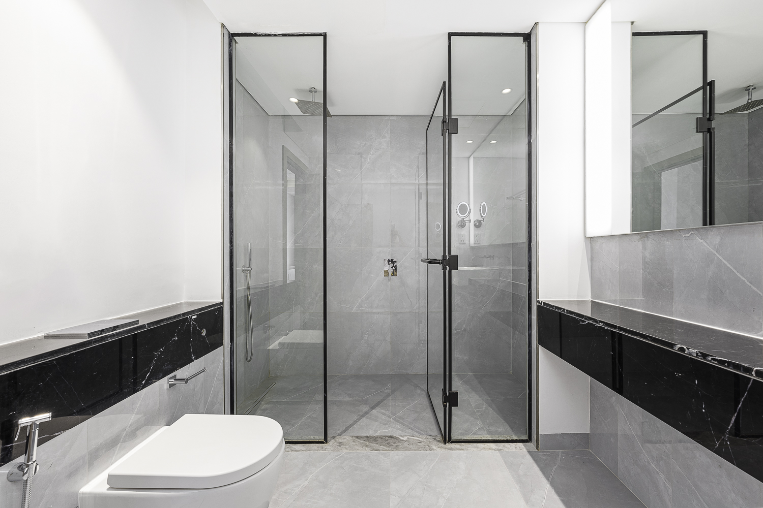 3 Bedrooms Apartment in Lavender Garden Suites