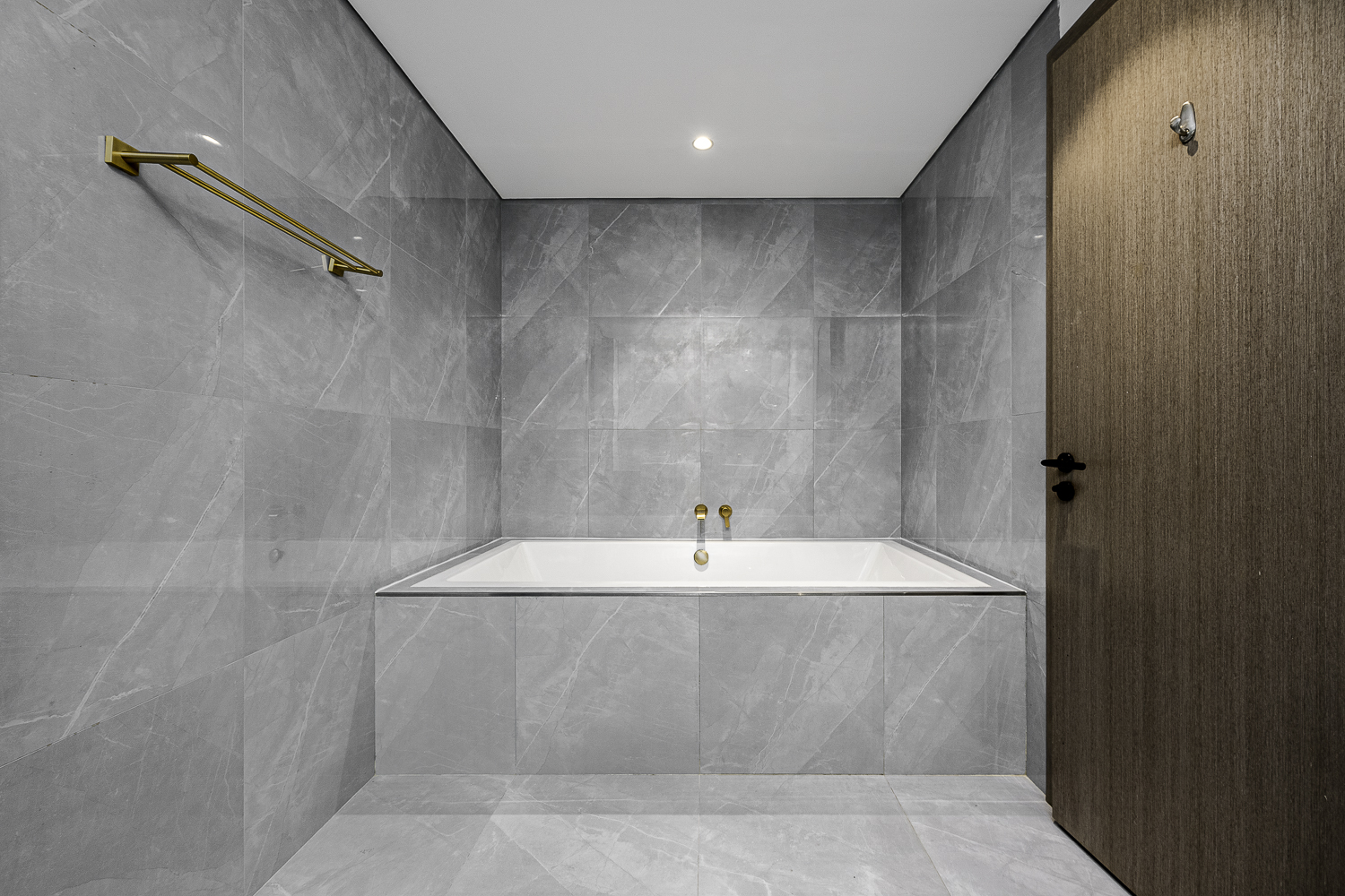 3 Bedrooms Apartment in Lavender Garden Suites