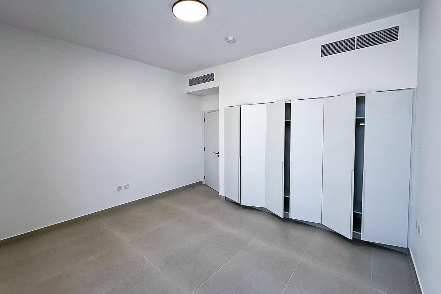 4 Bedrooms Townhouse in Robinia