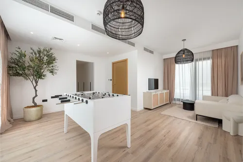 5 Bedrooms Villa in California Village