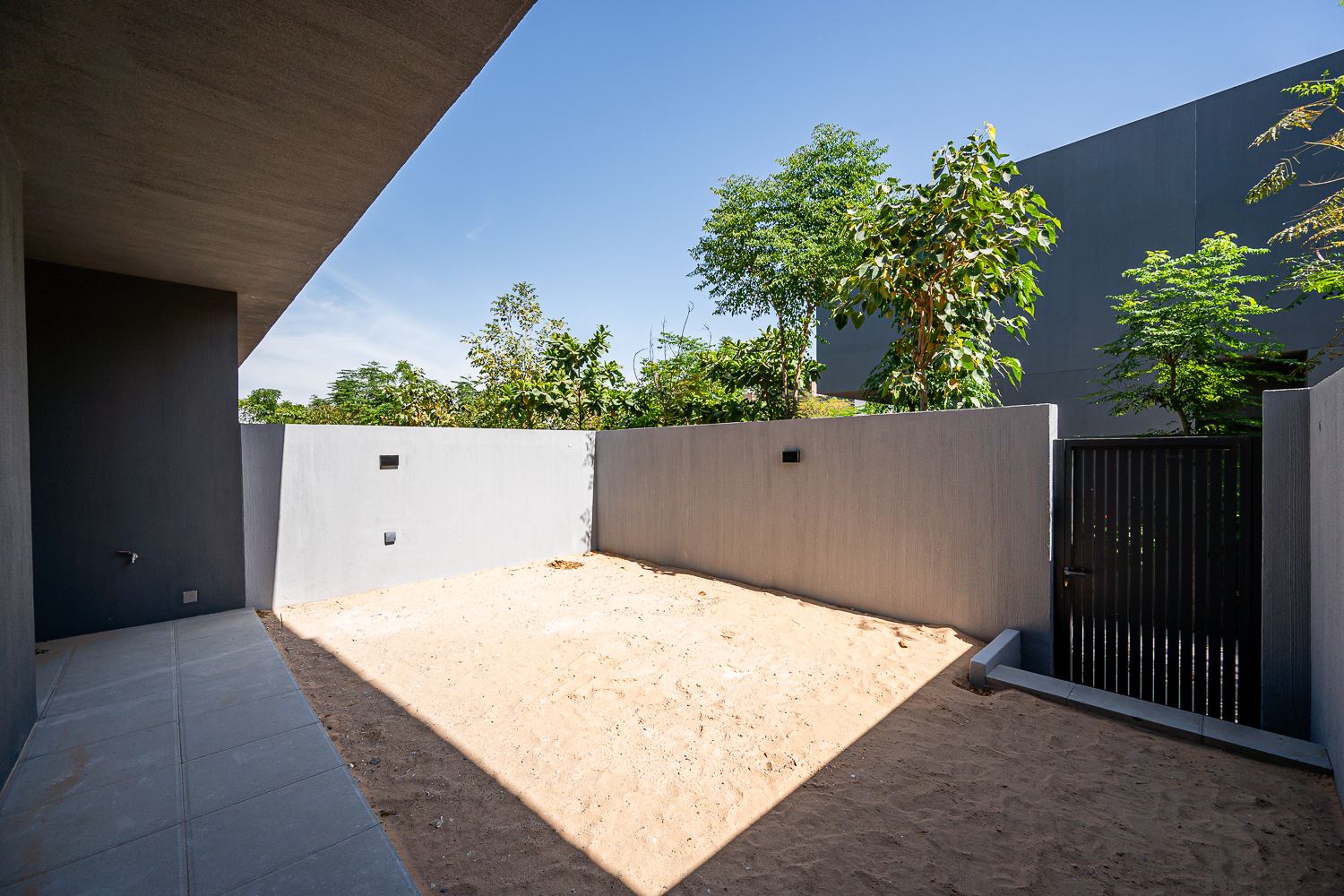 4 Bedrooms Townhouse in Robinia