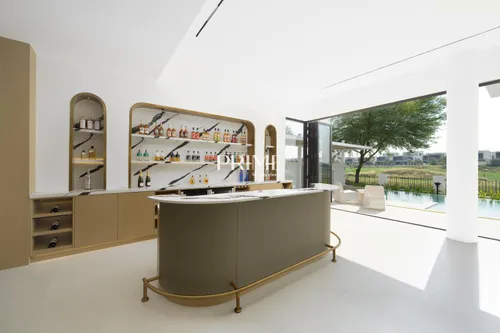 5 Bedrooms Villa in Silver Springs 1