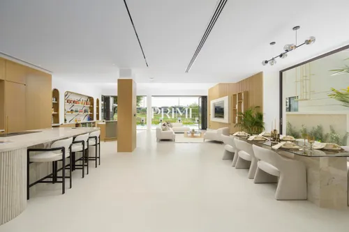 5 Bedrooms Villa in Silver Springs 1