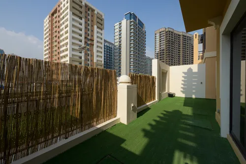 4 Bedrooms Townhouse in Bloomingdale Townhouses