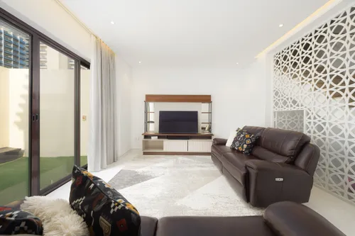 4 Bedrooms Townhouse in Bloomingdale Townhouses