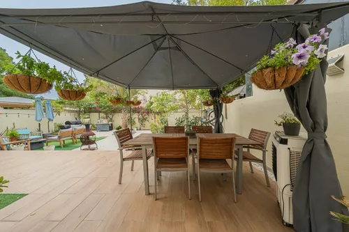 4 Bedrooms Villa in Springs 11