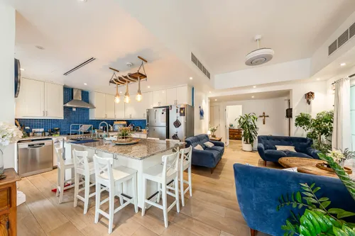 4 Bedrooms Villa in Springs 11