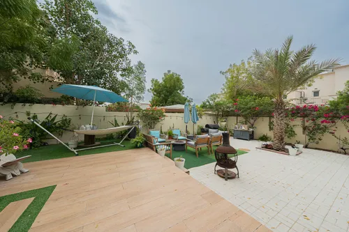 4 Bedrooms Villa in Springs 11