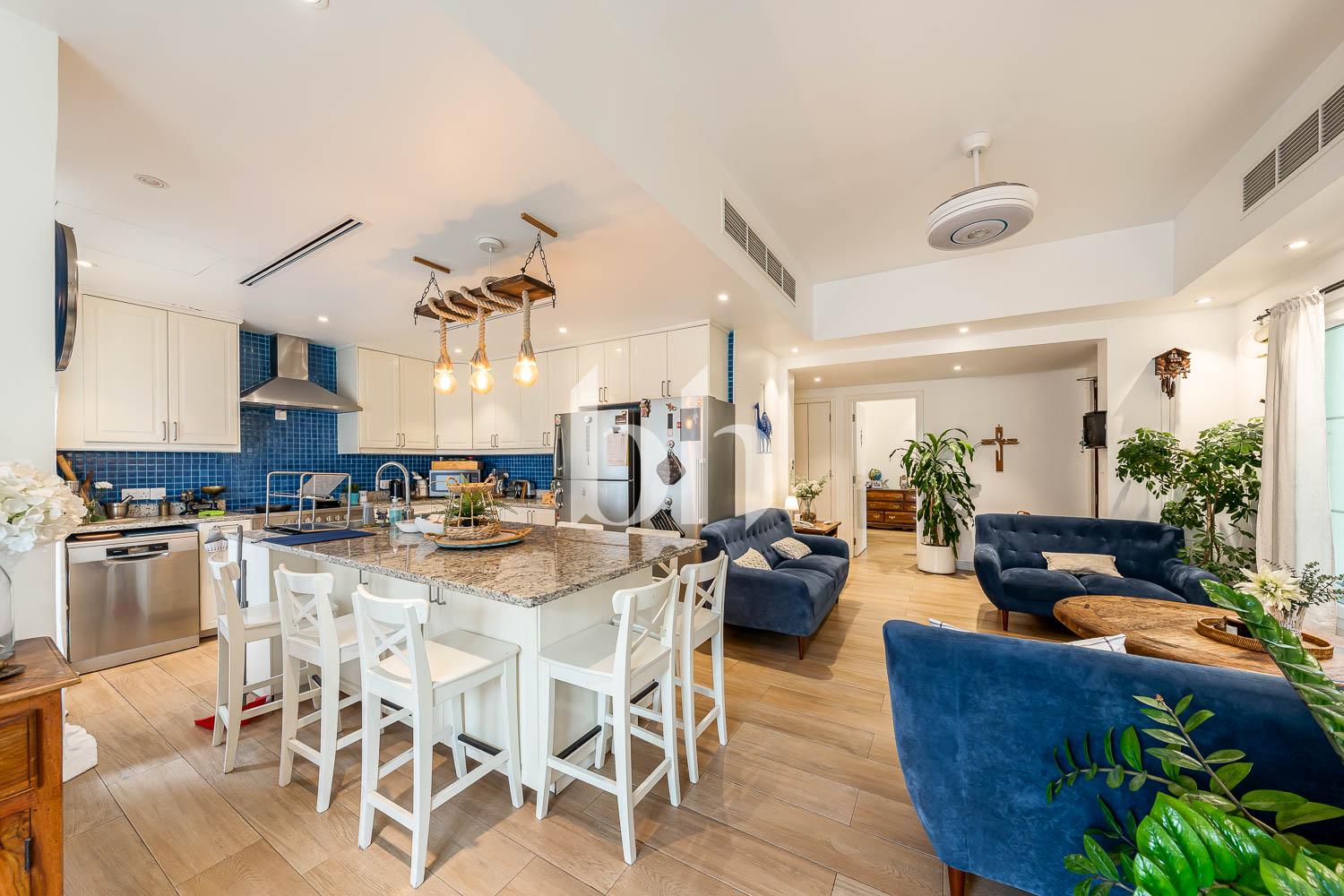 Fully Upgraded | Extended | 4 Bedrooms