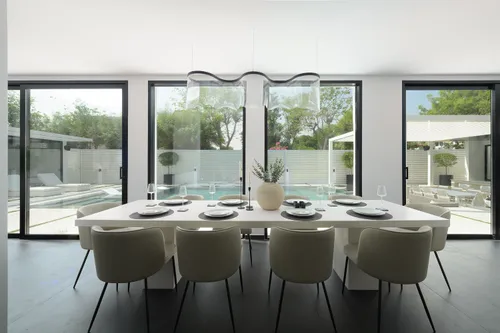 5 Bedrooms Villa in Family Villas