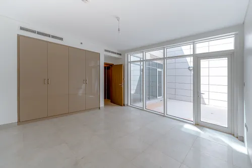 3 Bedrooms Townhouse in Lamar Residences