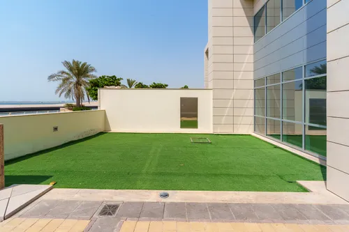 3 Bedrooms Townhouse in Lamar Residences