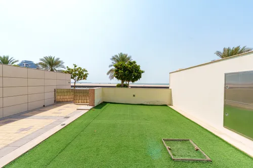 3 Bedrooms Townhouse in Lamar Residences