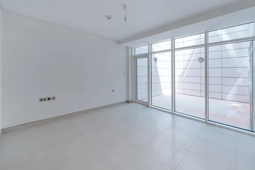 3 Bedrooms Townhouse in Lamar Residences