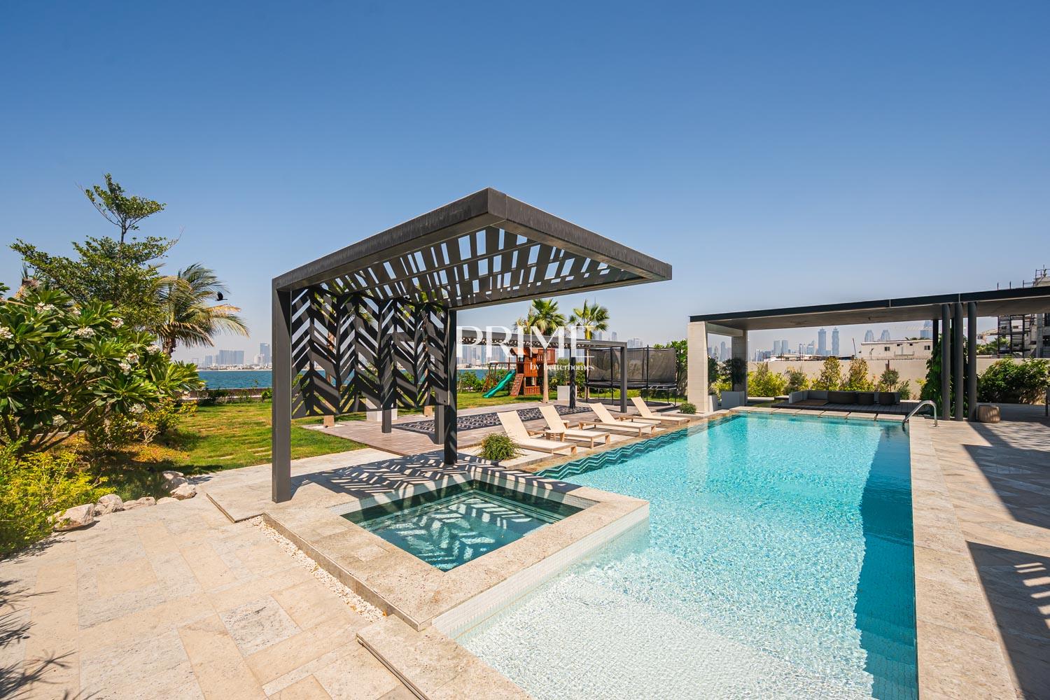 7 Bedrooms Villa in Jumeirah Bay Island Villas