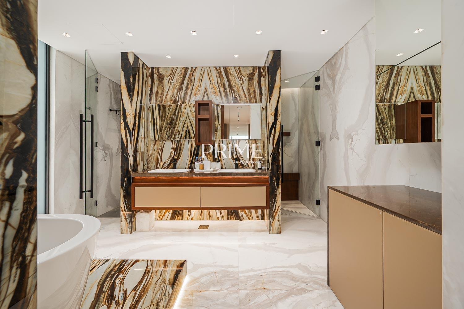 7 Bedrooms Villa in Jumeirah Bay Island Villas