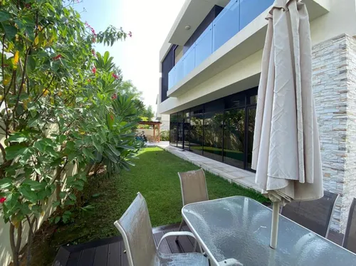 5 Bedrooms Villa in Silver Springs 2